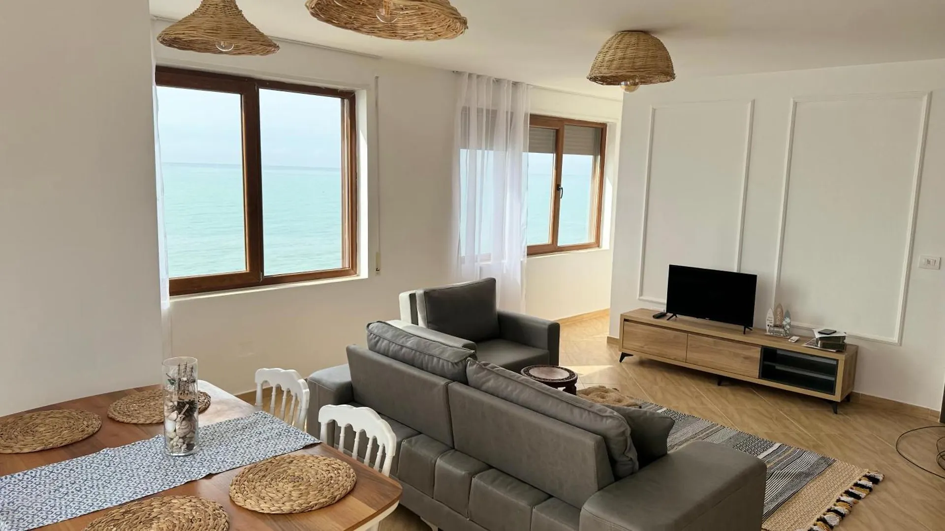 Currila Stays 14 J Durres Apartment